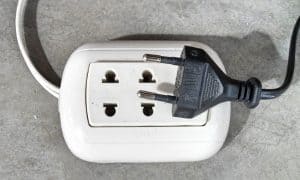 Plug and electrical outlet in Peru