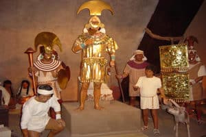 Lord of Sipan Peru - Statues and figures of the sipan dressed in gold with artefacts and his helpers 