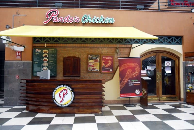 ミラフローレスリマペルーのパルドのチキンレストラン's Chicken Restaurant in Miraflores Lima Peru