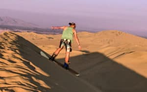 sandboarding-huacachina-featured